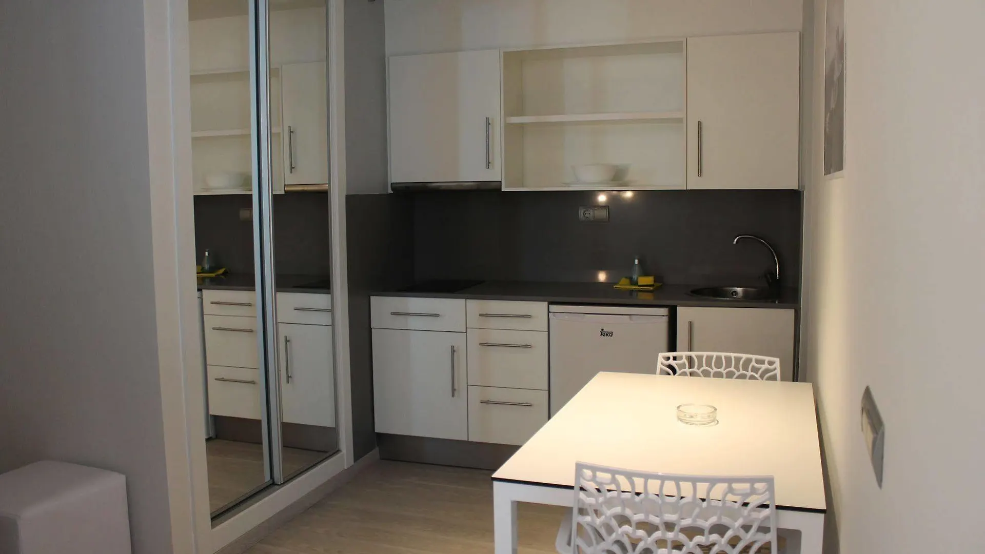 Apartamentos Bora Bora - Adults Only Playa d'en Bossa 3*,