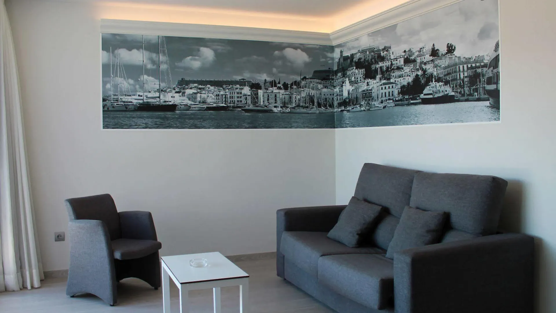 Aparthotel Apartamentos Bora Bora - Adults Only Playa d'en Bossa